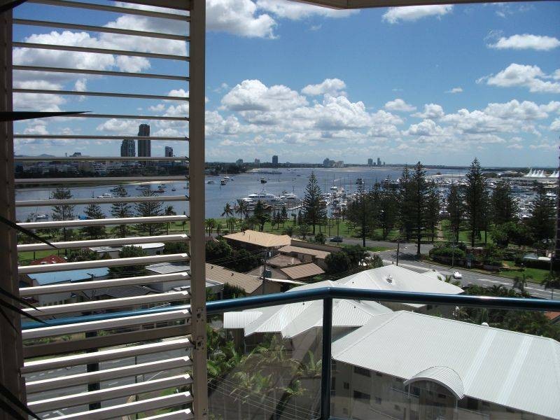 22 Montgomery Avenue, Main Beach QLD 4217