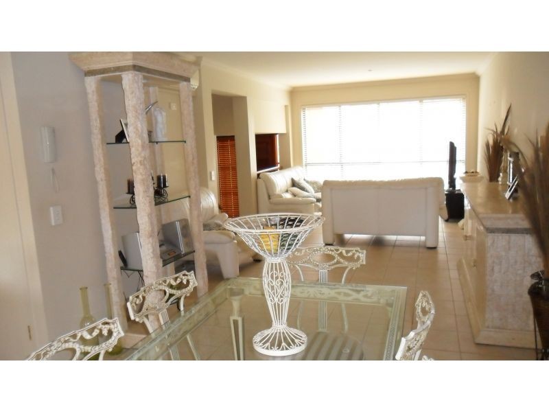 20 Fairway Drive, Clear Island Waters QLD 4226