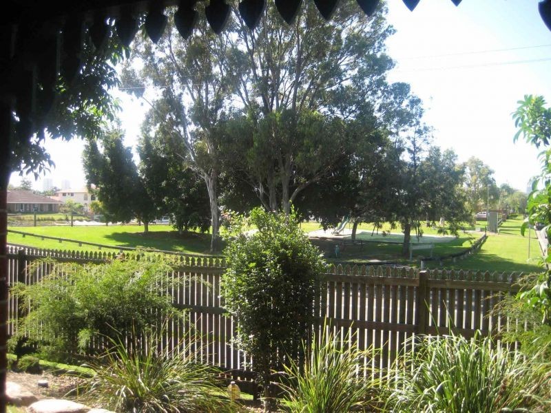 100 Racecourse Road, Bundall QLD 4217