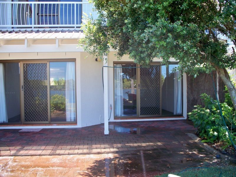 18, 81 Boykambil Esplanade, Hope Island QLD 4212