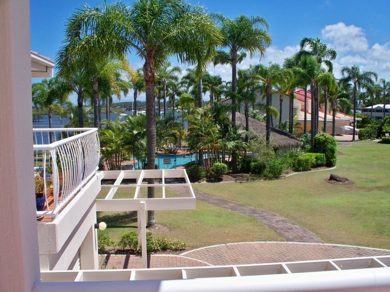 18, 81 Boykambil Esplanade, Hope Island QLD 4212