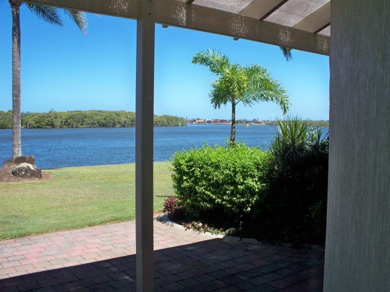 13, 81 Boykambil Esplanade, Hope Island QLD 4212