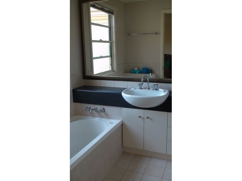 14, 99-101 Heeb Street, Benowa QLD 4217