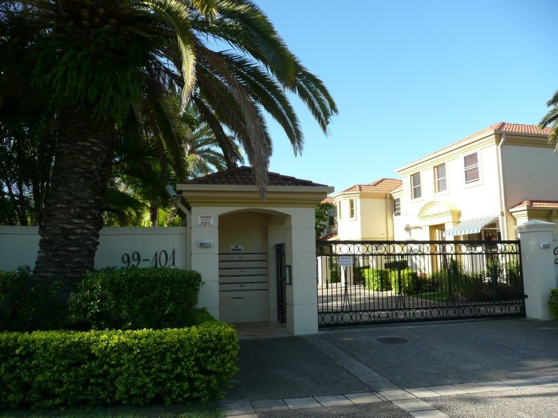 14, 99-101 Heeb Street, Benowa QLD 4217