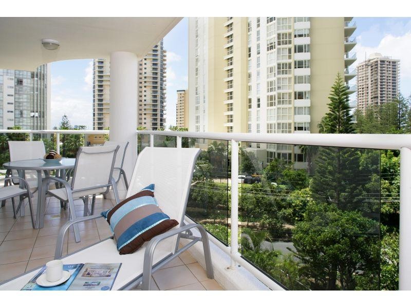 1-9 Hughes Avenue, Main Beach QLD 4217