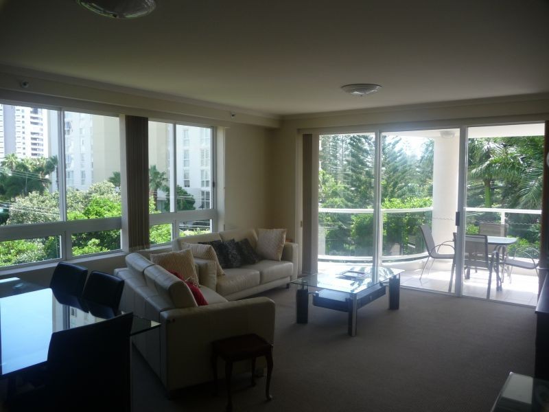 8, 1-9 Hughes Avenue, Main Beach QLD 4217