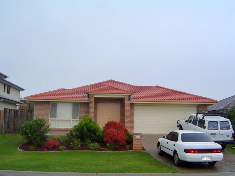 6 Tomah Street, Pacific Pines QLD 4211