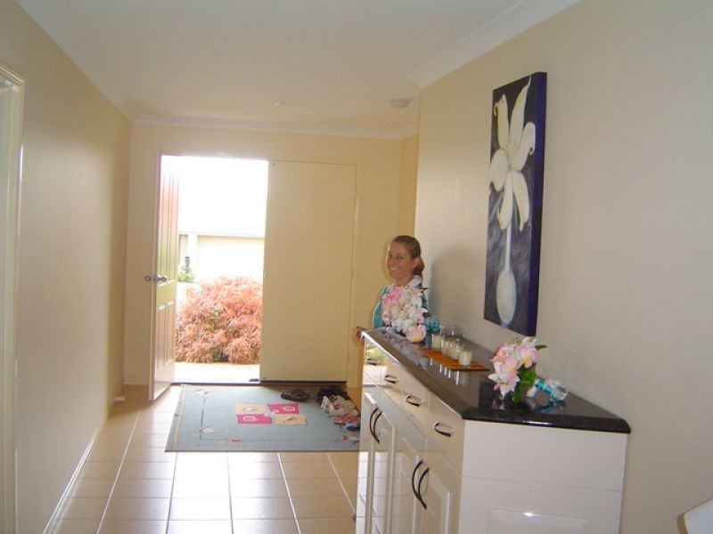 6 Tomah Street, Pacific Pines QLD 4211