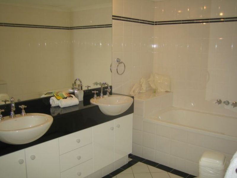 53, 1-9 Hughes Avenue, Main Beach QLD 4217