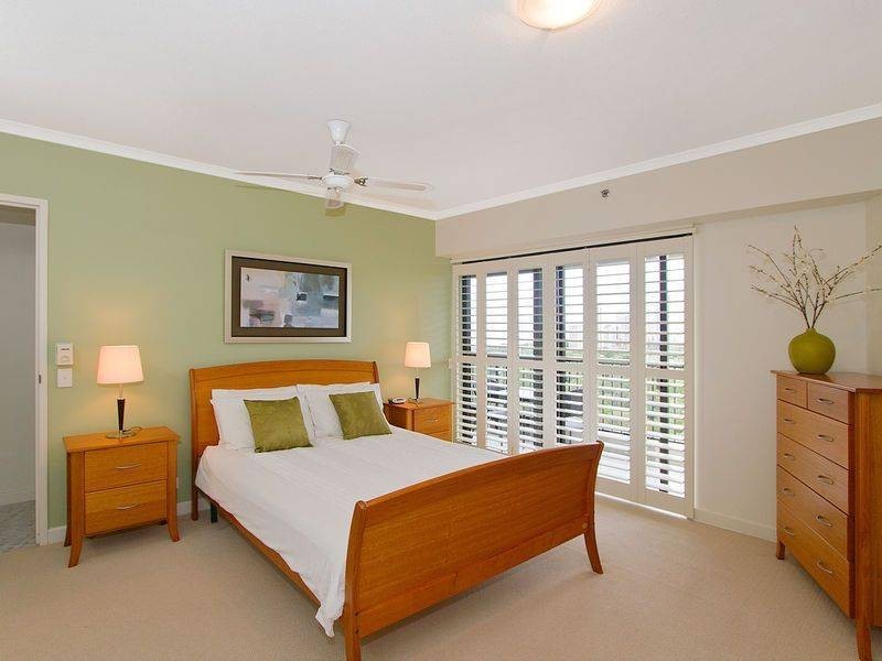 24 Breaker Street, Main Beach QLD 4217