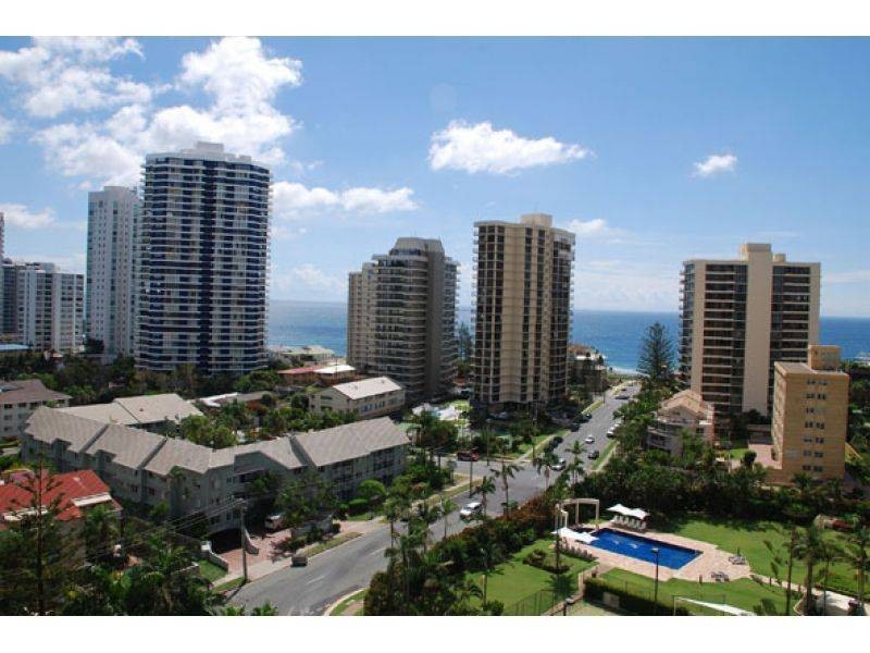 24 Breaker Street, Main Beach QLD 4217