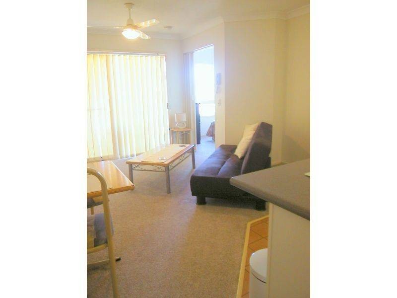 10/3-5 Barranbali Street, Chevron Island QLD 4217