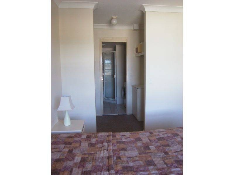 10/3-5 Barranbali Street, Chevron Island QLD 4217
