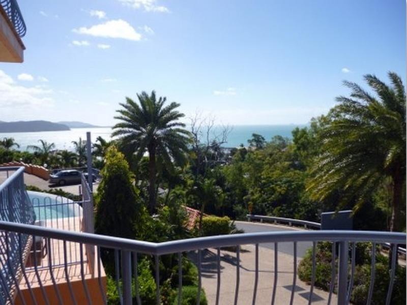 16/2 Nara Avenue, Airlie Beach QLD 4802