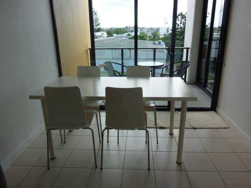 221/10 Pidgeon Close, West End QLD 4101