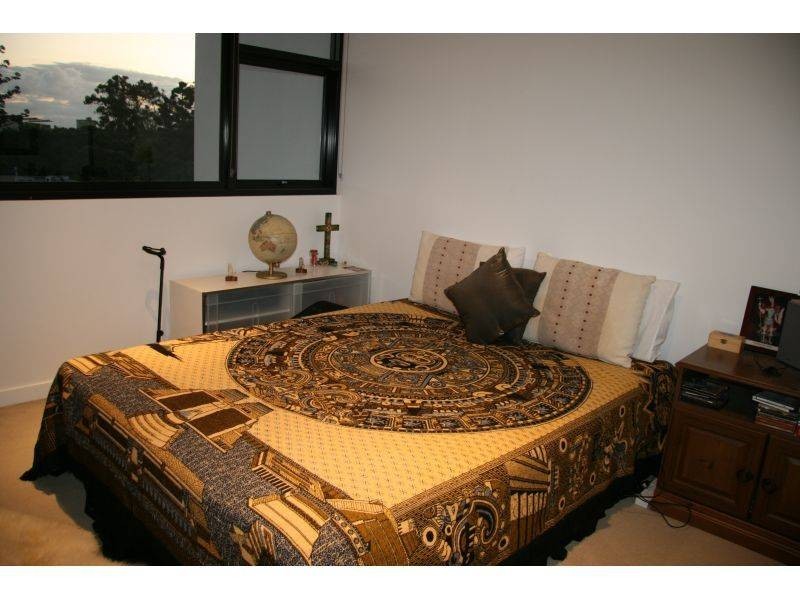 221/10 Pidgeon Close, West End QLD 4101