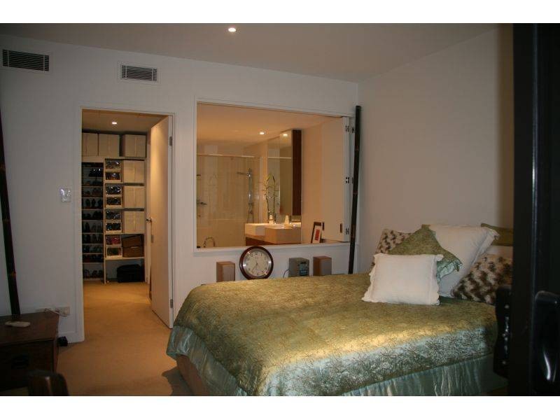 221/10 Pidgeon Close, West End QLD 4101