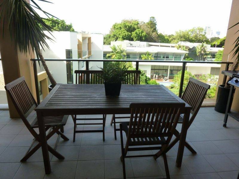 221/10 Pidgeon Close, West End QLD 4101