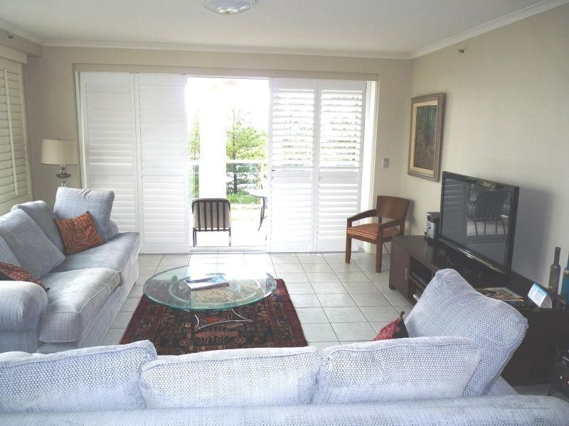 1-9 Hughes Avenue, Main Beach QLD 4217