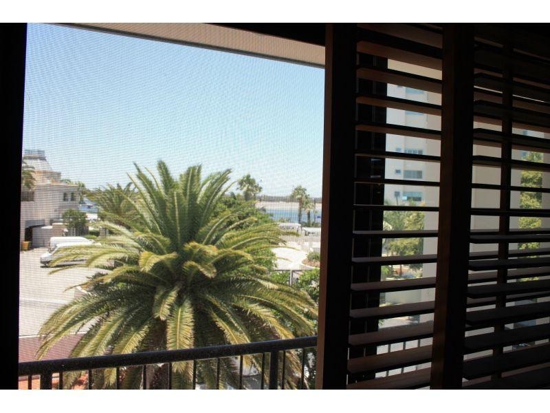 38 Labrador Street, Labrador QLD 4215