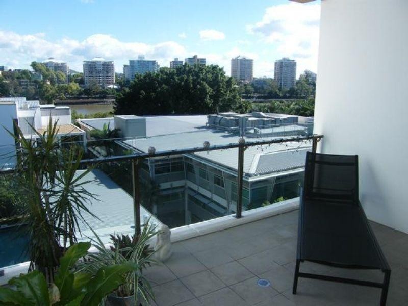 325/10 Pidgeon Close, West End QLD 4101