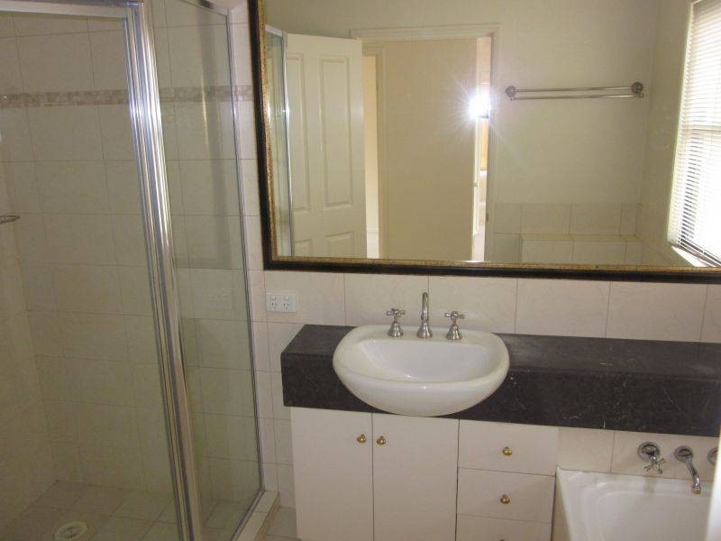 99-101 Heeb Street, Benowa QLD 4217