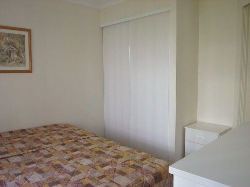 3-5 Barranbali Street, Chevron Island QLD 4217