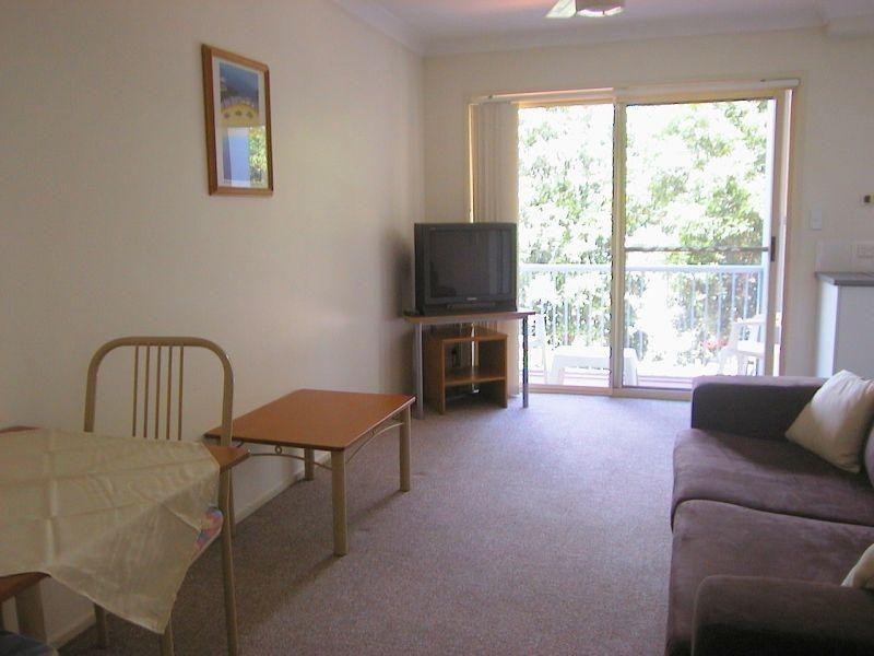 3-5 Barranbali Street, Chevron Island QLD 4217