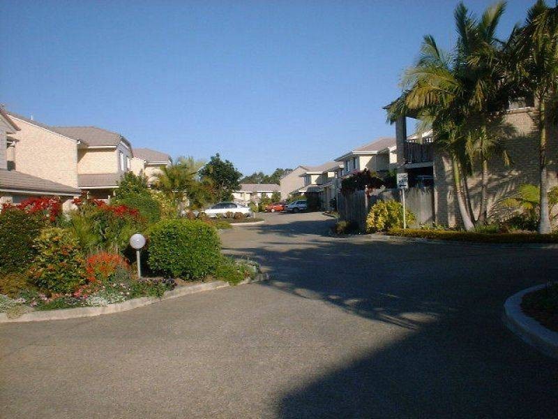 8 Peninsula Avenue, Cornubia QLD 4130