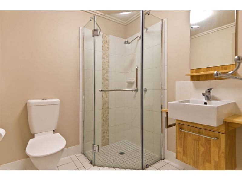 22 Ward Street, Mooroobool QLD 4870