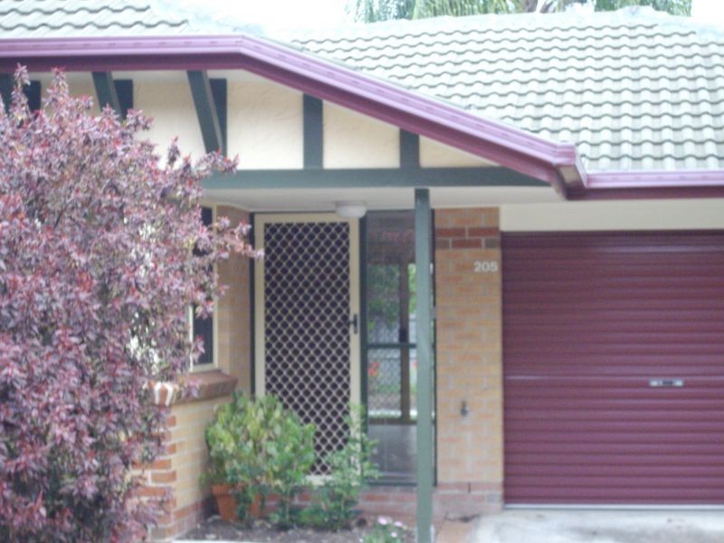 205, 125 Hansford Road, Coombabah QLD 4216