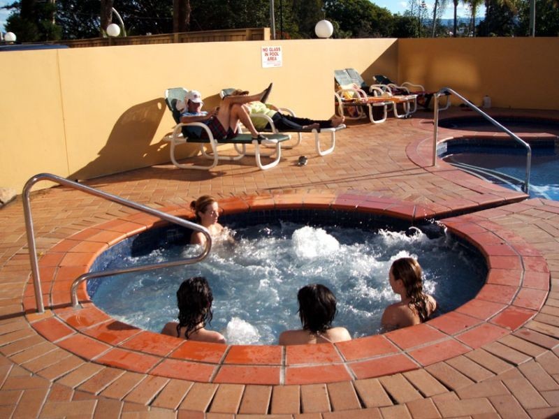 2, 43 Enderley Avenue, Surfers Paradise QLD 4217