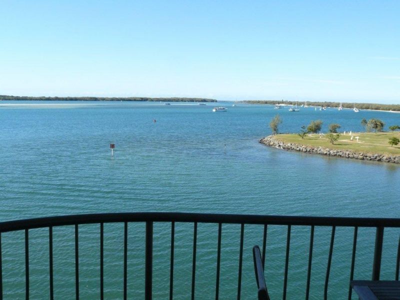 9 Bayview Street, Runaway Bay QLD 4216