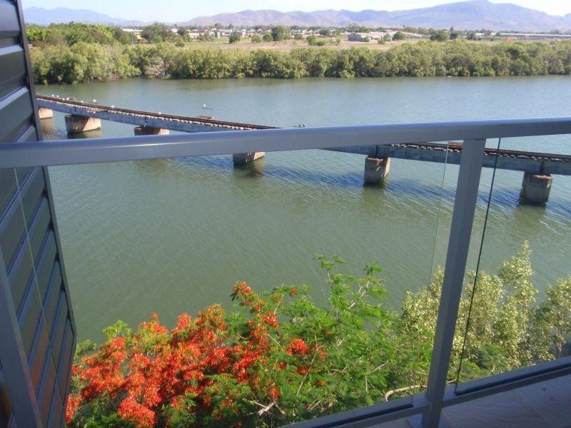 32 Stanley Street, Townsville City QLD 4810