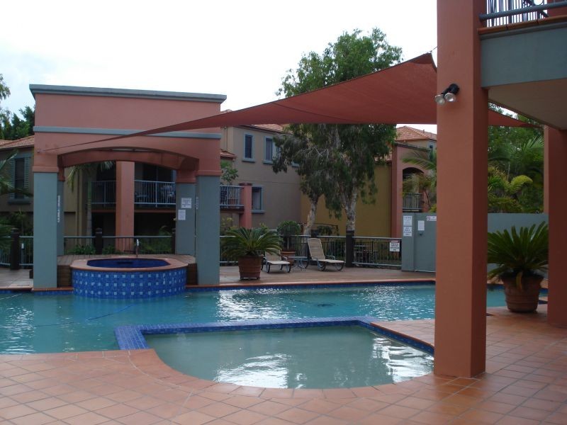 20 Fairway Drive, Clear Island Waters QLD 4226