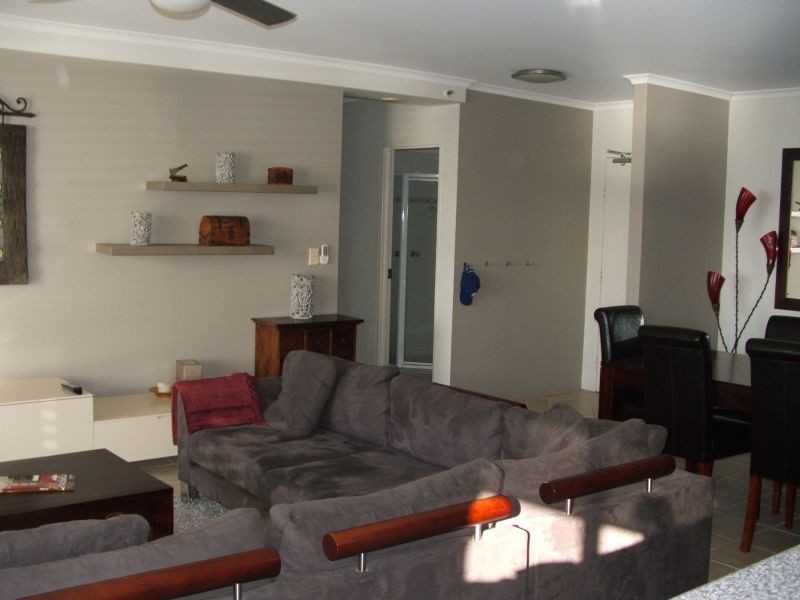 40, 22 Montgomery Avenue, Main Beach QLD 4217