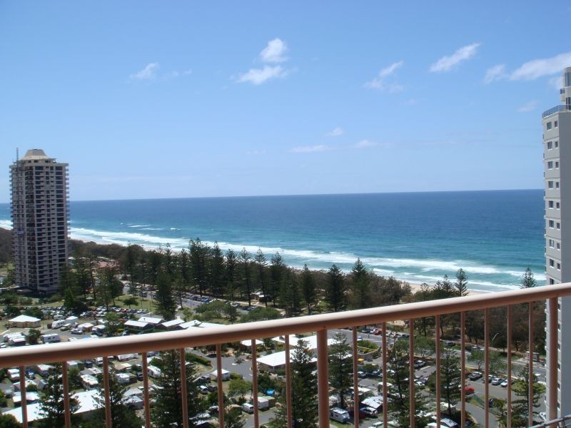 1 Peak Avenue, Main Beach QLD 4217