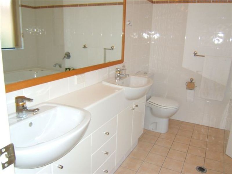 85 Palm Meadows Drive, Carrara QLD 4211