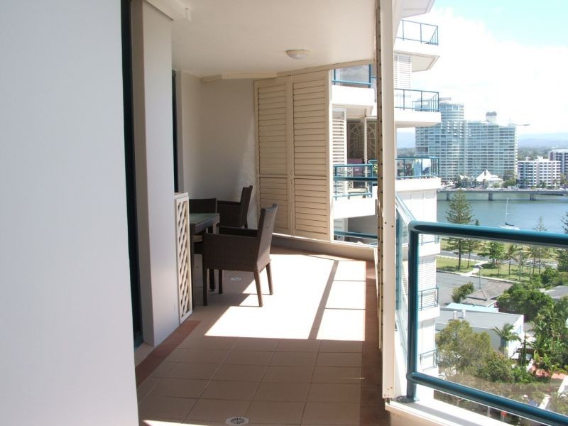 44, 22 Montgomery Avenue, Main Beach QLD 4217