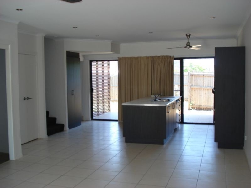 25 Abell Road, Cannonvale QLD 4802