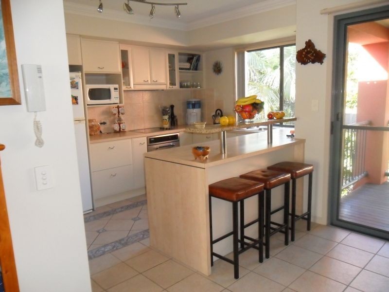 20 Fairway Drive, Clear Island Waters QLD 4226