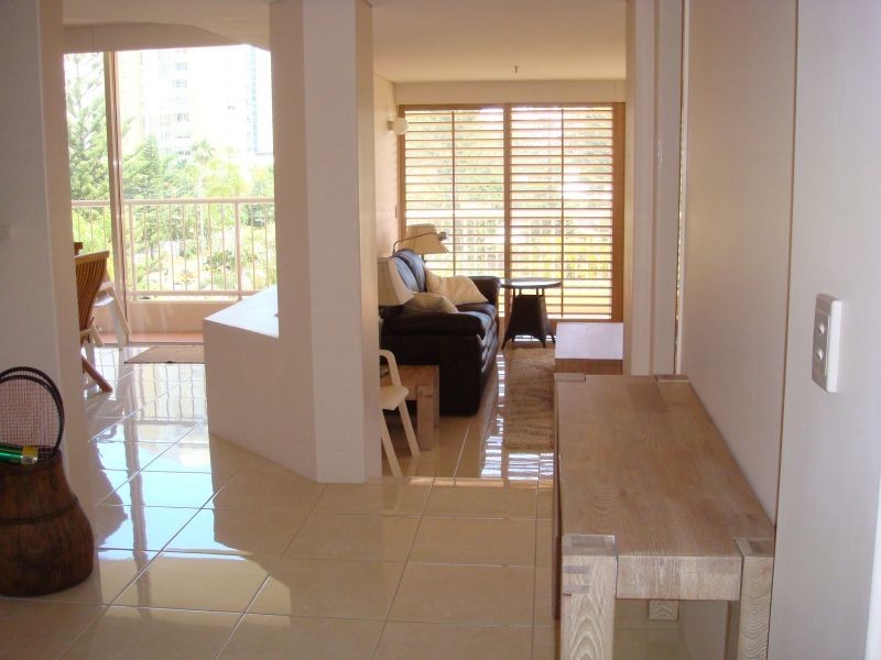 1 Peak Avenue, Main Beach QLD 4217