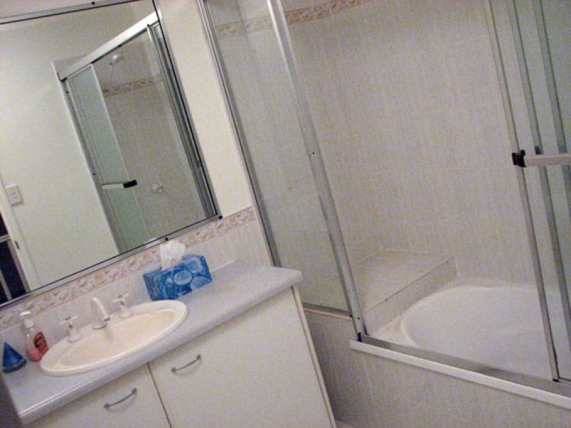 11, 1A Alison Road, Carrara QLD 4211