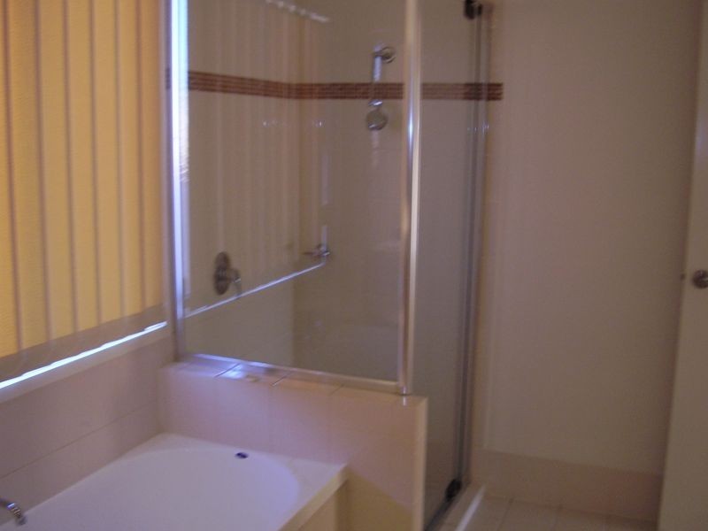 302 Christine Avenue, Varsity Lakes QLD 4227