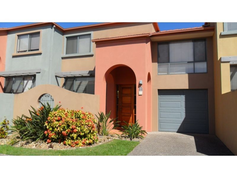 20 Fairway Drive, Clear Island Waters QLD 4226