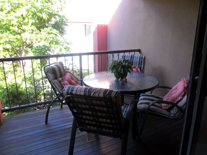 20 Fairway Drive, Clear Island Waters QLD 4226