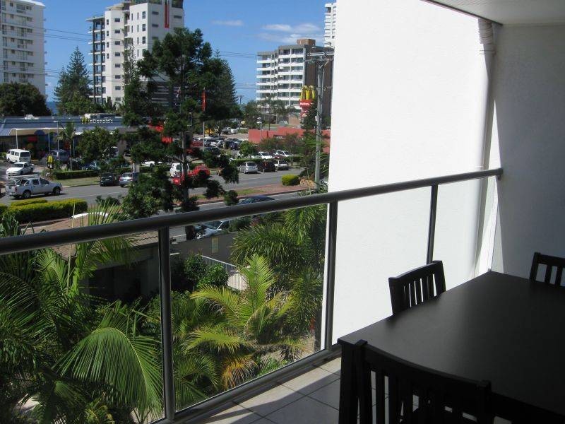 1880 Gold Coast Highway, Burleigh Heads QLD 4220