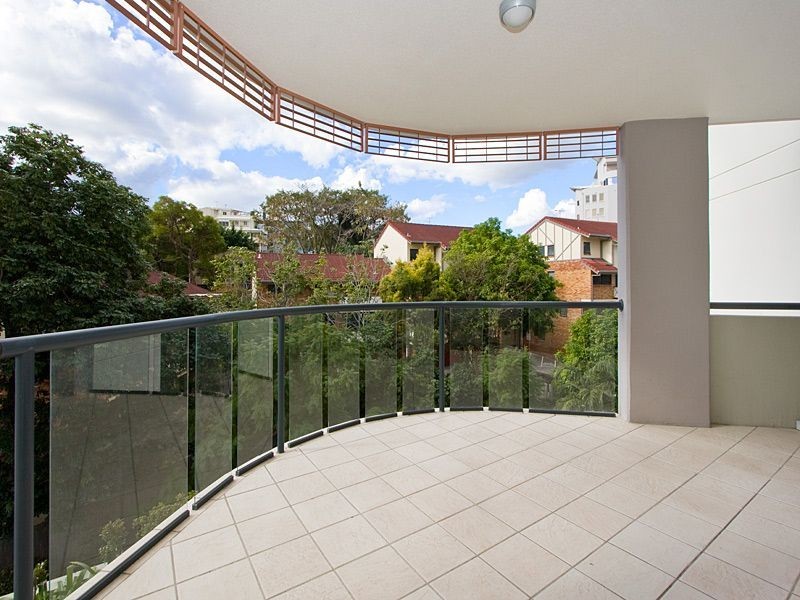 9 Sylvan Road, Toowong QLD 4066