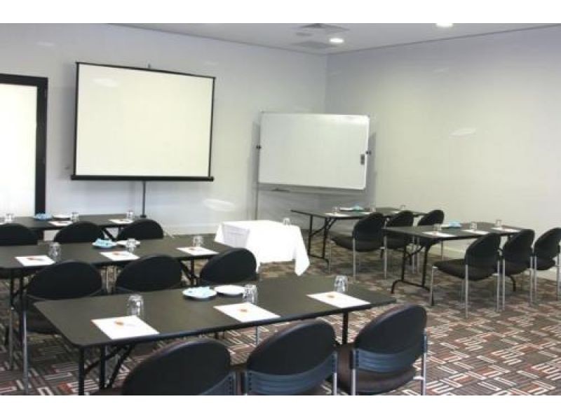 19 Lake Street, Varsity Lakes QLD 4227