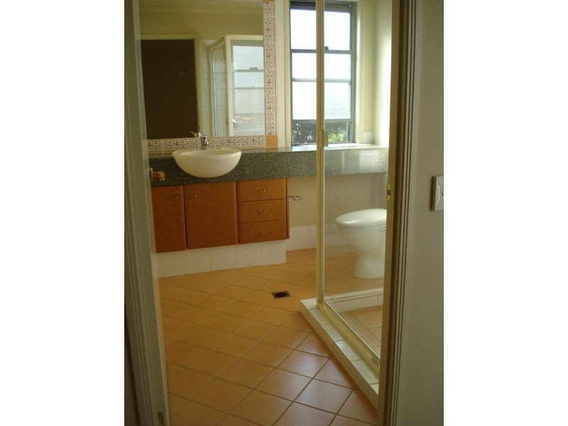 20 Fairway Drive, Clear Island Waters QLD 4226